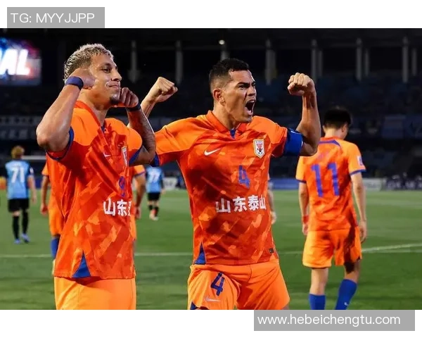 足球明星外貌酷似野兽引发热议球迷纷纷点赞与吐槽共存