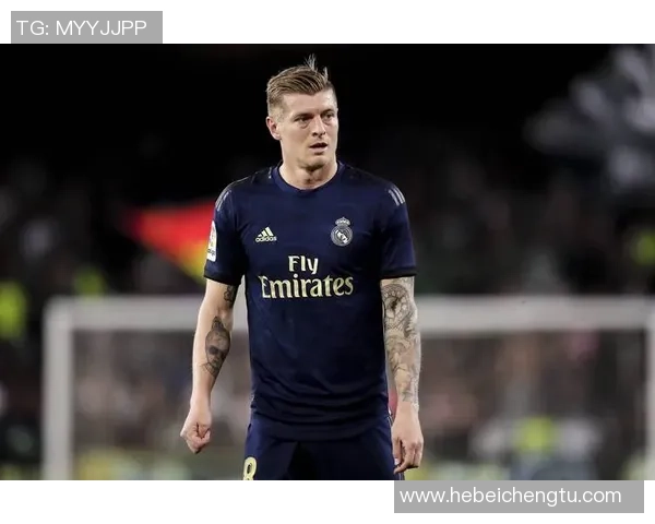 足球明星魅力四射的高清壁纸推荐让你尽享视觉盛宴