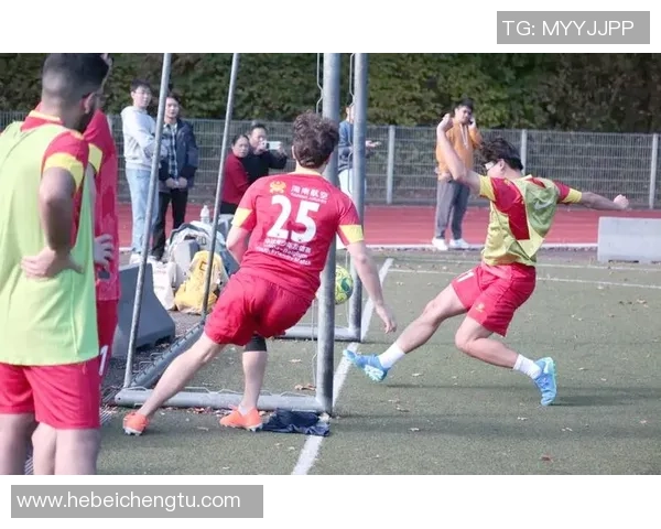 足球明星与中国的友谊之路：哪些球员积极推动中外文化交流